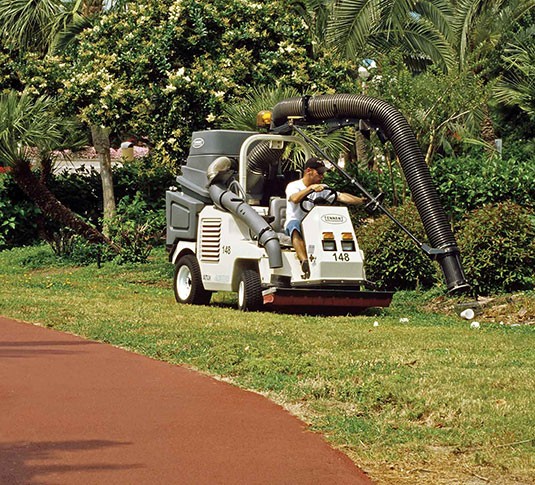 ATLV 4300 Varredora-aspirador de condutor sentado para todo-o-terreno alt 2